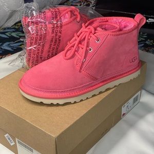 Uggs Neumel size 7 W